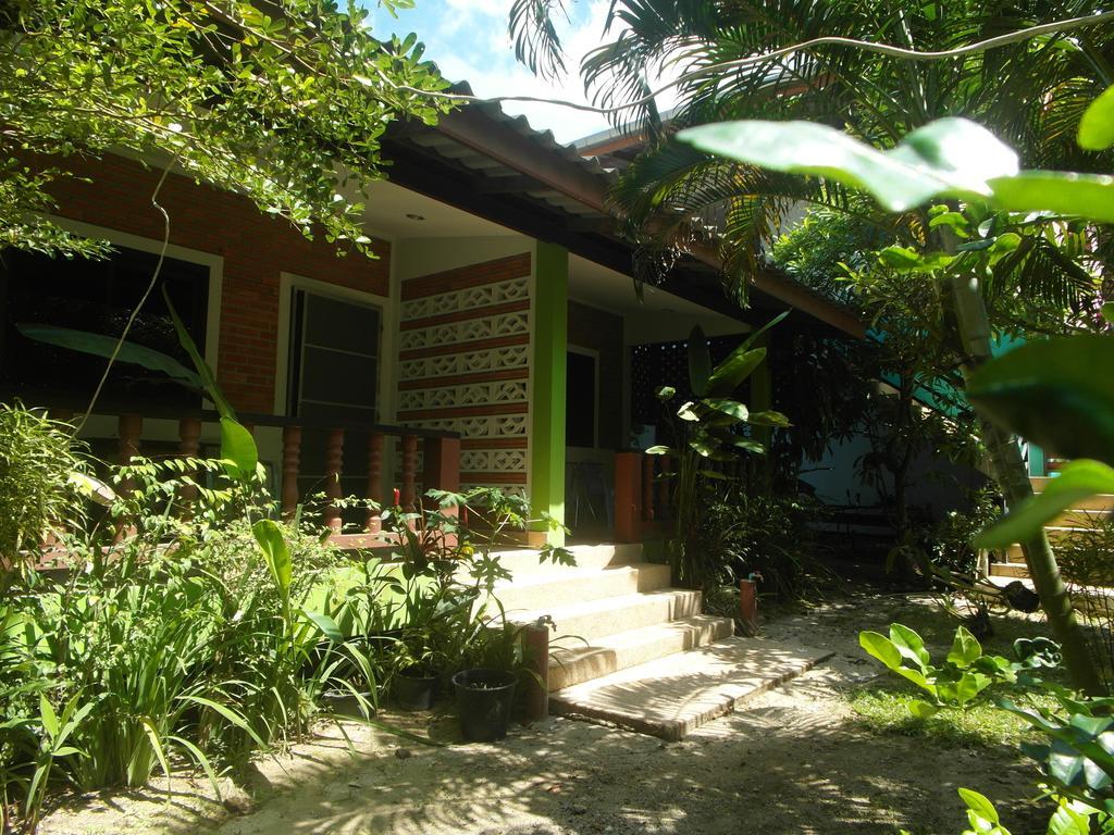 Wandee Bed & Breakfast Khao Lak Exterior photo