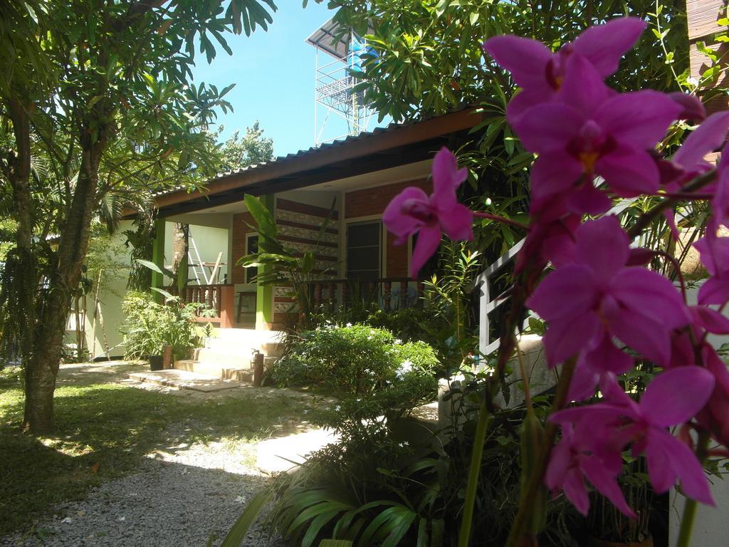 Wandee Bed & Breakfast Khao Lak Exterior photo