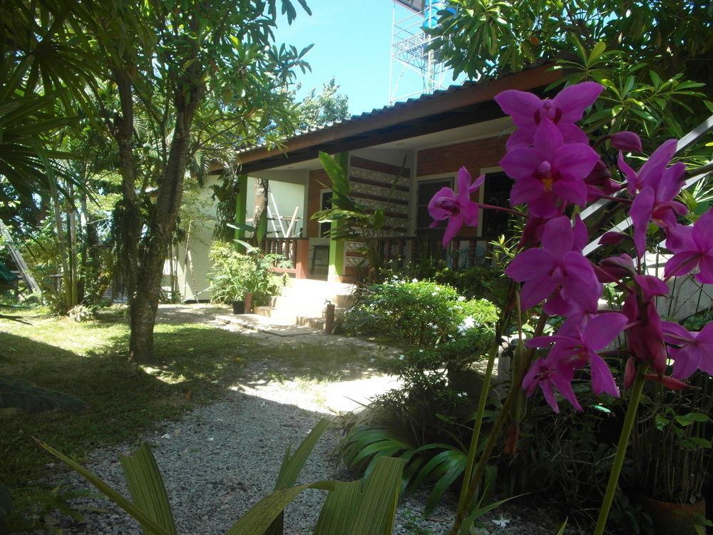 Wandee Bed & Breakfast Khao Lak Exterior photo