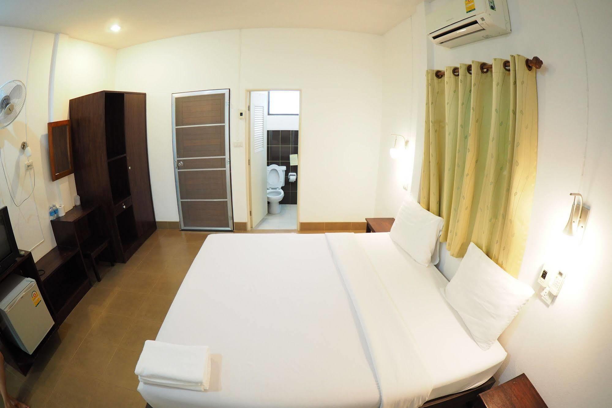 Wandee Bed & Breakfast Khao Lak Exterior photo